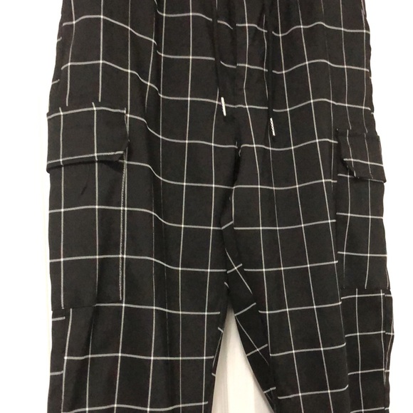 Forever 21 Cargo Pants - Picture 4 of 7